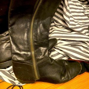 Born Terri boots, black, size 8 in very good condition